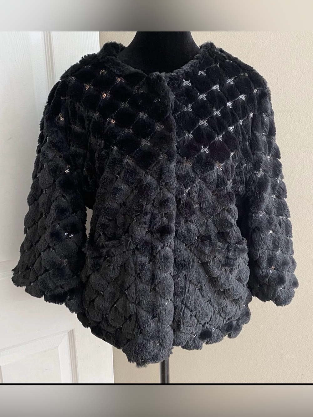 Collectioneighteen Novelty Faux Fur | Sequin Quilted Cropped Cape Jacket